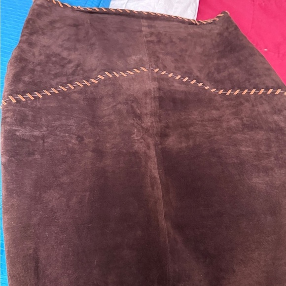 💥HOST PICK💥 Vintage Retro Tristan & Iseut Brown Suede Skirt, Stitch Detailing 💥 - Picture 14 of 15